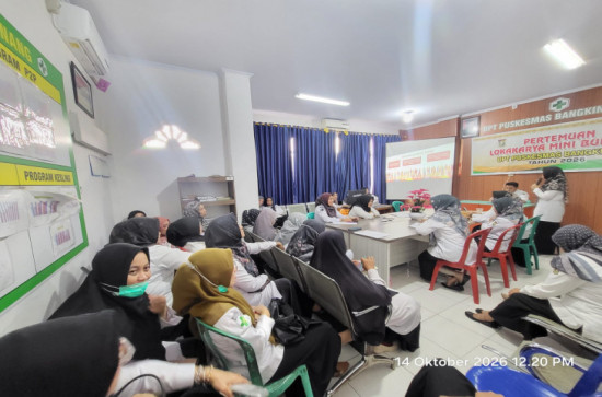 Lokakarya Mini Bulanan dan Pemberian Cendera Mata kepada Pegawai Purnabakti